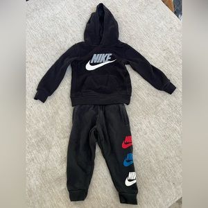 Boys 2T Nike sweat suite